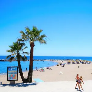 https://beachfront-urb-luxury-apartment.es-andalucia.com