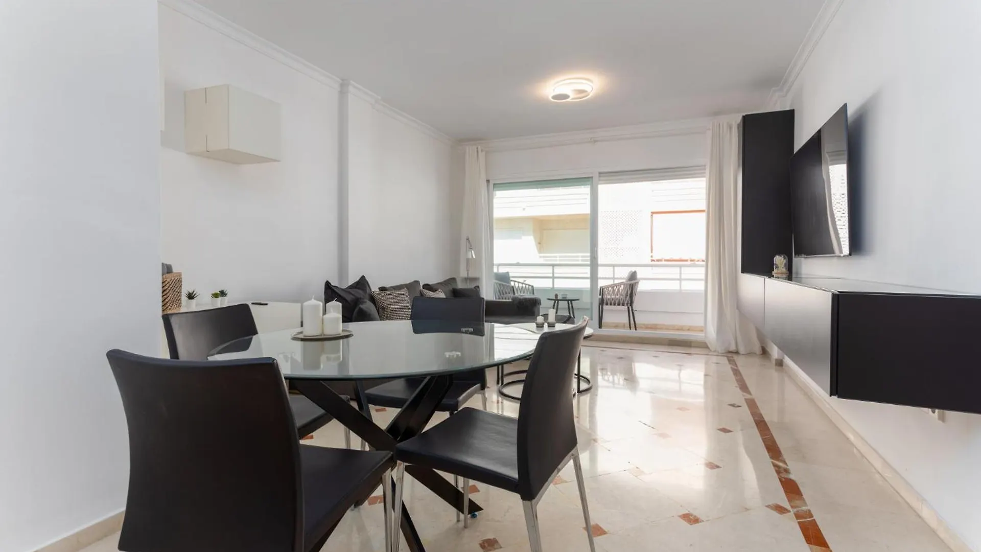 Luxury two bedrooms apartment Avenida del Mar Marbella