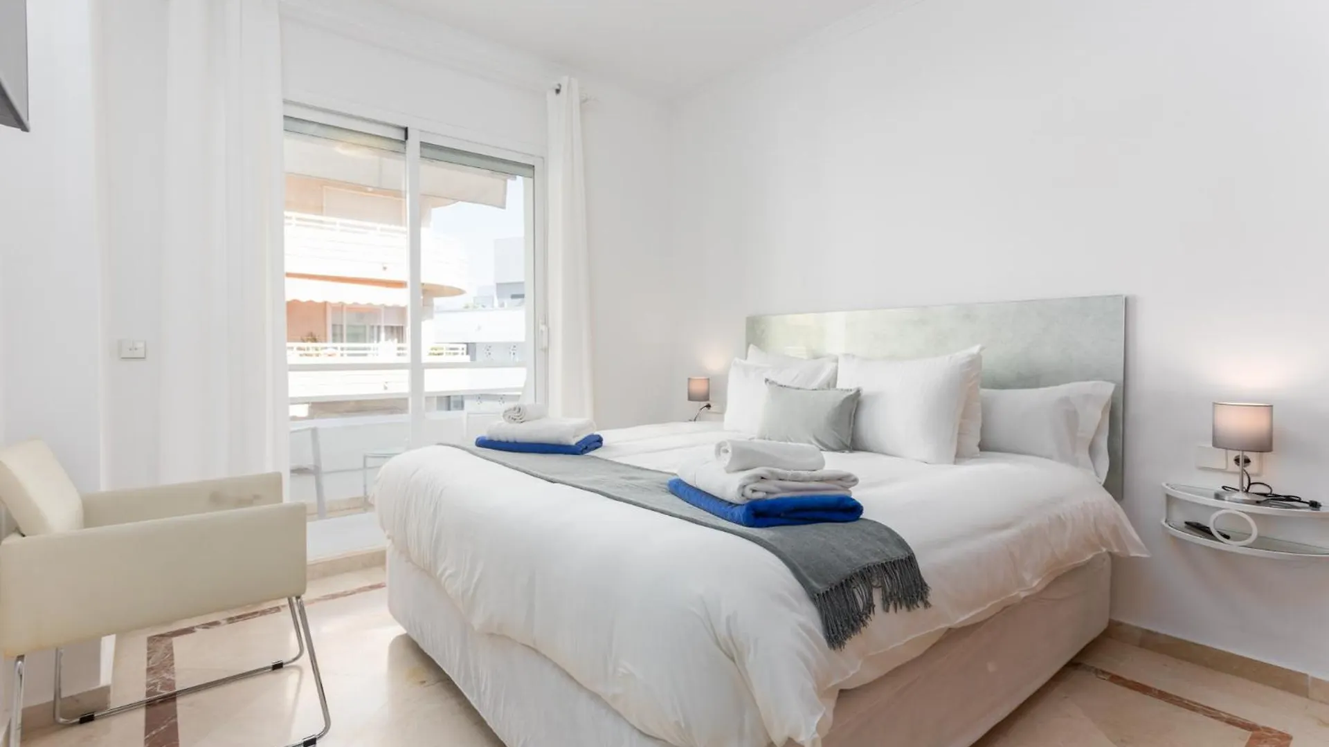 Luxury two bedrooms apartment Avenida del Mar Marbella