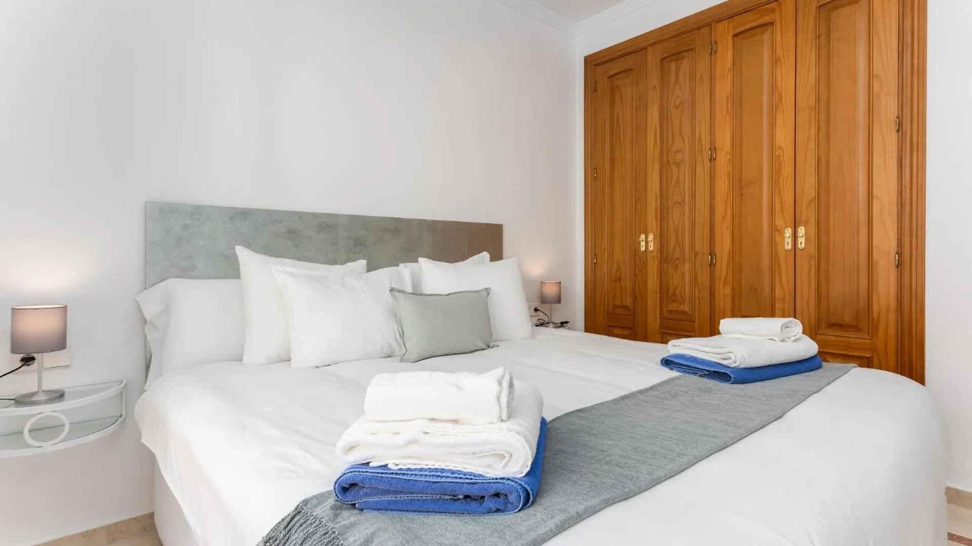 Luxury two bedrooms apartment Avenida del Mar Marbella 0*,  Spanje