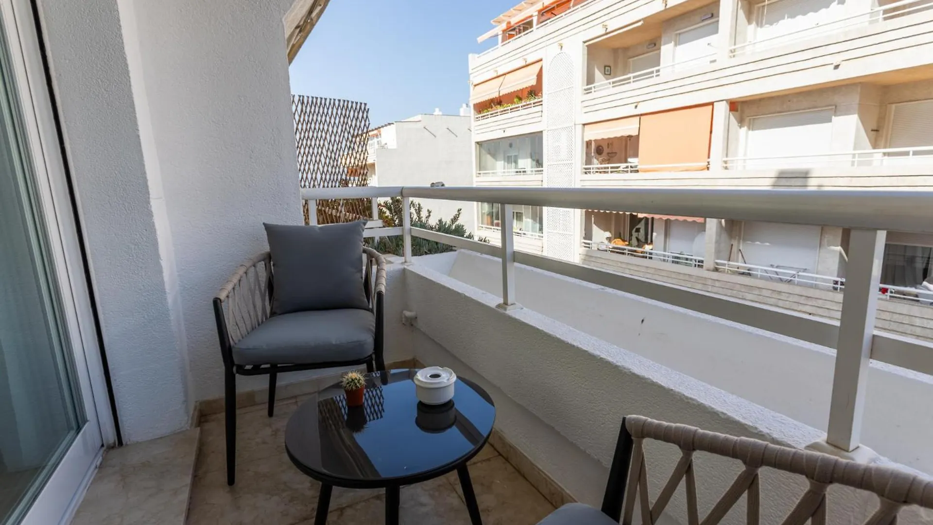 Luxury two bedrooms apartment Avenida del Mar Marbella